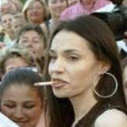 Deep funneled image of Beatrice Dalle
