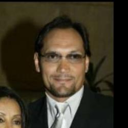 Deep funneled image of Jimmy Smits