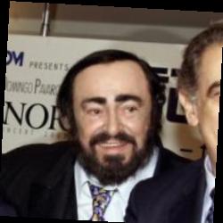 Deep funneled image of Luciano Pavarotti