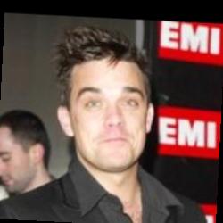 Deep funneled image of Robbie Williams