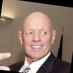 Deep funneled image of Stephen Covey