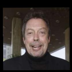 Deep funneled image of Tim Curry
