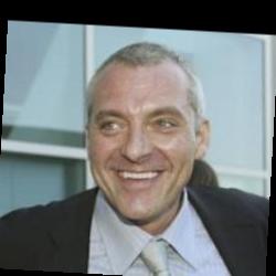 Deep funneled image of Tom Sizemore
