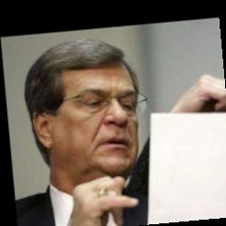 Deep funneled image of Trent Lott