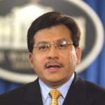 Funneled image of Alberto Gonzales
