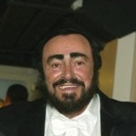 Funneled image of Luciano Pavarotti